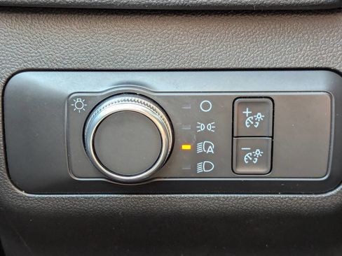 Used 2020 Ford Escape SE image 27