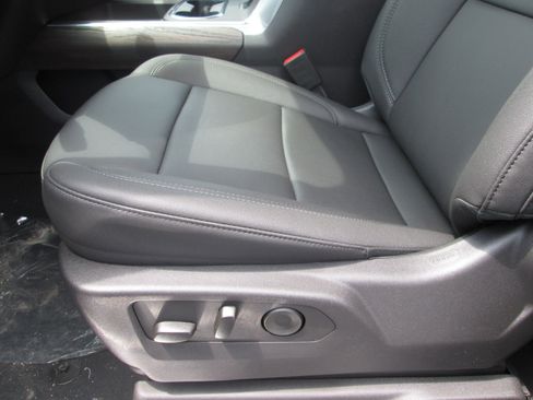 New 2025 GMC Sierra 2500 SLT w/ SLT Premium Package image 9