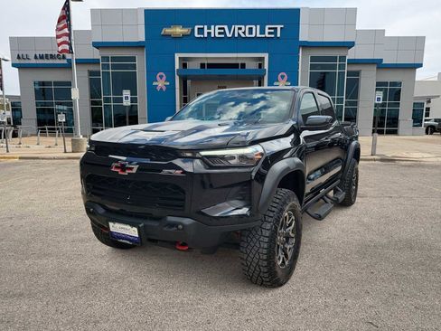 Used 2026 Chevrolet Colorado ZR2 w/ Technology Package AWD/4WD image 1