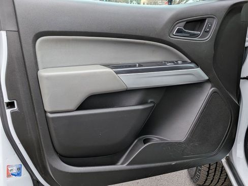 Used 2015 Chevrolet Colorado LT image 9