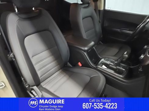 Used 2021 GMC Canyon AT4 w/ Driver Alert Package AWD/4WD image 17