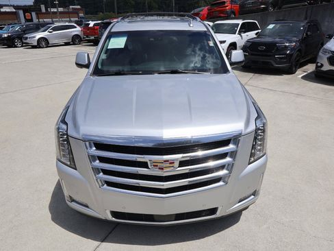 Used 2017 Cadillac Escalade Premium Luxury AWD/4WD image 11