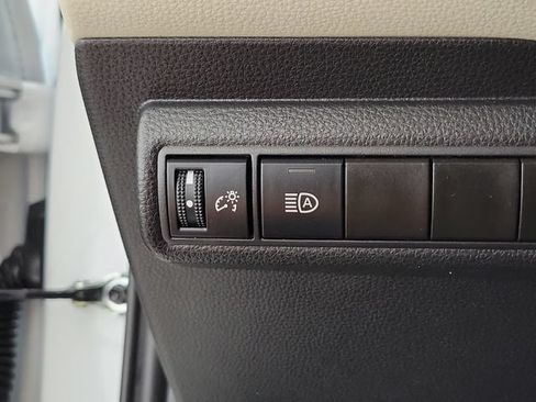 Used 2025 Toyota Corolla LE FWD image 23