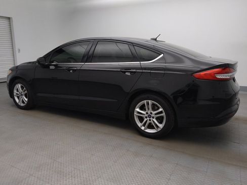 Used 2018 Ford Fusion SE w/ Fusion SE Technology Package image 3