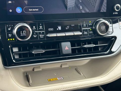Used 2023 Toyota Highlander Platinum image 40