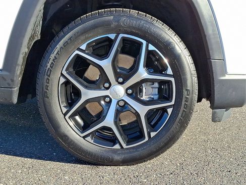 Used 2024 Jeep Compass Limited image 8