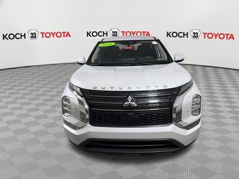 Used 2024 Mitsubishi Outlander ES AWD/4WD image 2