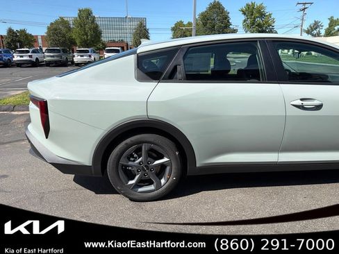 New 2026 Kia K4 FWD image 7
