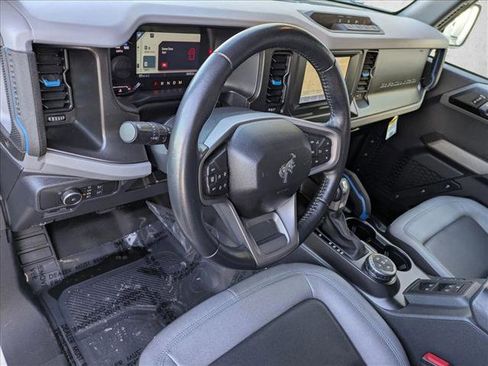 Used 2022 Ford Bronco Black Diamond image 10