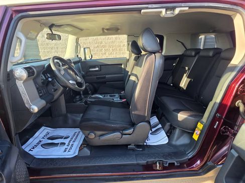 Used 2007 Toyota FJ Cruiser 4WD w/ Convenience Pkg image 12