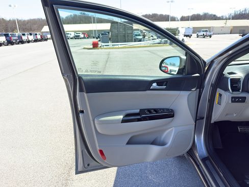 Used 2021 Kia Sportage S w/ S AWD Premium Package image 37