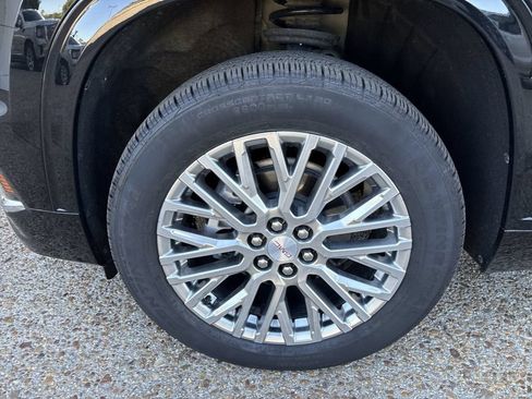 Certified 2024 GMC Acadia Denali w/ LPO, Floor Liner Package AWD/4WD image 33