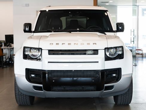 Used 2023 Land Rover Defender 130 SE AWD/4WD image 2