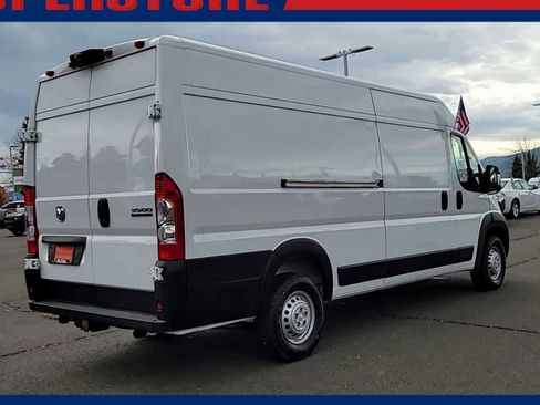 New 2026 RAM ProMaster 3500 w/ Premium Convenience Group FWD image 8