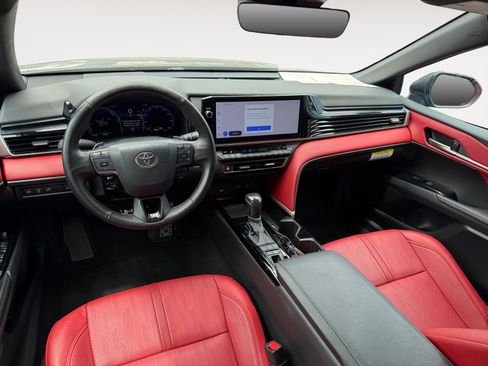 Used 2025 Toyota Camry XSE FWD image 15