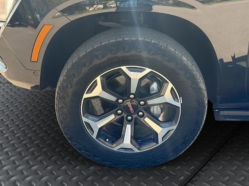 Used 2025 GMC Yukon AT4 Ultimate w/ LPO, Floor Liner Package AWD/4WD image 10