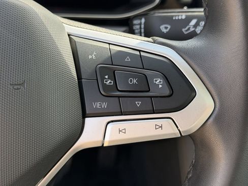 Used 2025 Volkswagen Jetta SE image 23