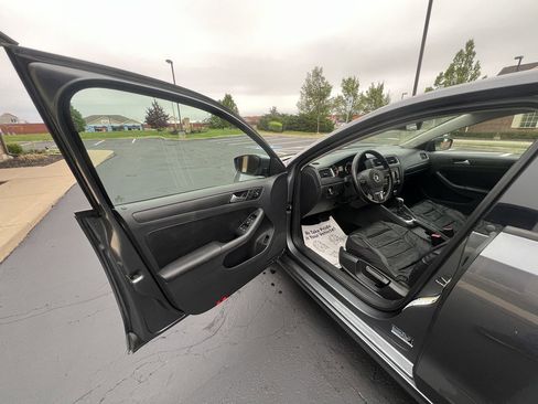 Used 2012 Volkswagen Jetta SE image 16