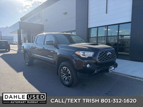 Used 2022 Toyota Tacoma TRD Sport image 1