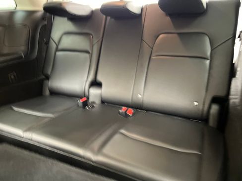 Used 2024 Nissan Pathfinder SL AWD/4WD image 38