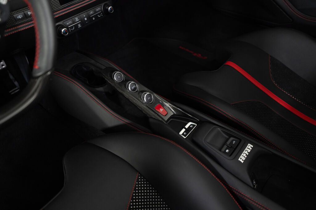 Used 2023 Ferrari F8 Tributo RWD image 39
