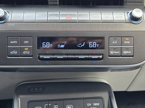 Certified 2025 Hyundai Kona Limited image 18