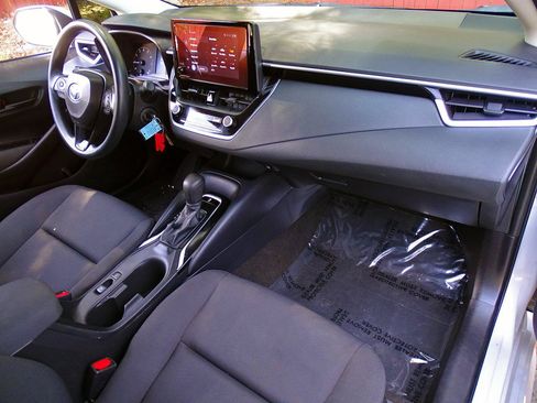 Used 2024 Toyota Corolla LE FWD image 33