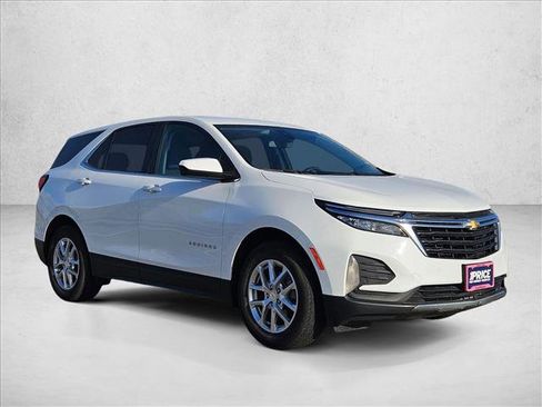 Used 2024 Chevrolet Equinox LT image 3