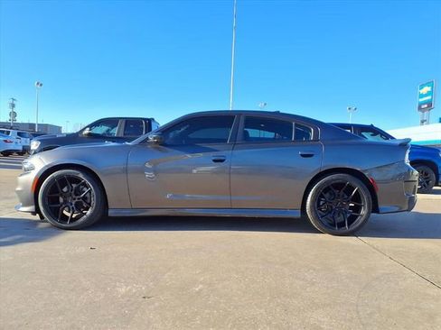 Used 2022 Dodge Charger R/T w/ Blacktop Package RWD image 4