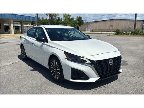 Used 2025 Nissan Altima 2.5 SV FWD image 7