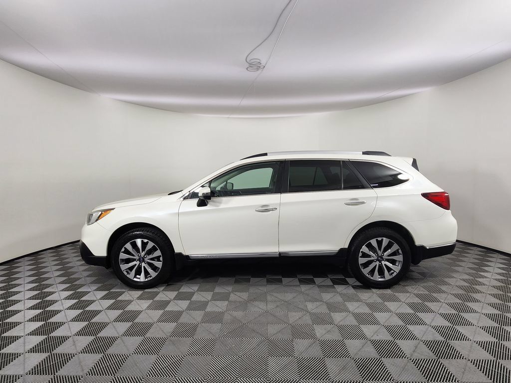 Used 2017 Subaru Outback 2.5i Touring w/ Popular Package #5A AWD/4WD image 2