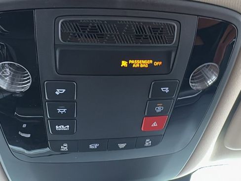 New 2026 Kia Carnival EX FWD image 31