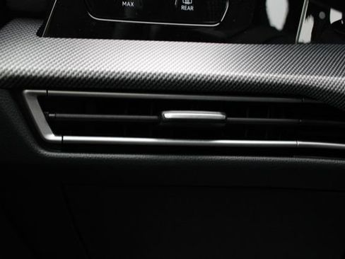 New 2026 Volkswagen GTI SE FWD image 10