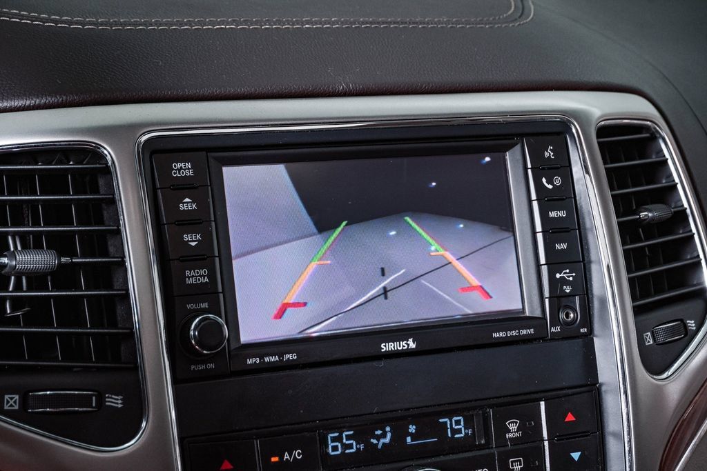 Used 2011 Jeep Grand Cherokee Overland AWD/4WD image 23