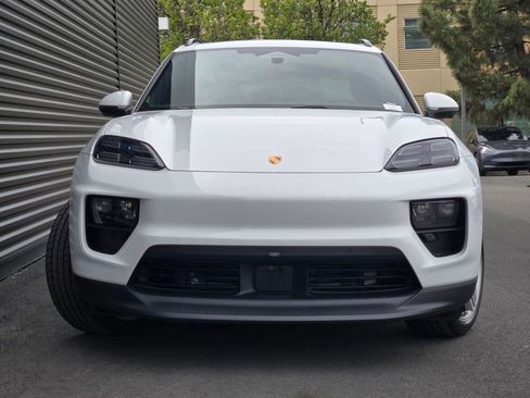 New 2026 Porsche Macan 4 Electric AWD/4WD image 10