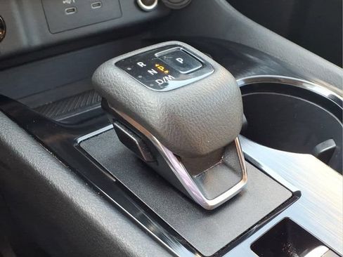 Used 2024 Nissan Rogue SV AWD/4WD image 11