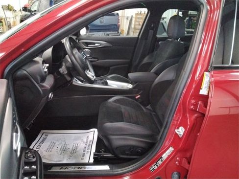 Used 2024 Dodge Hornet GT image 9