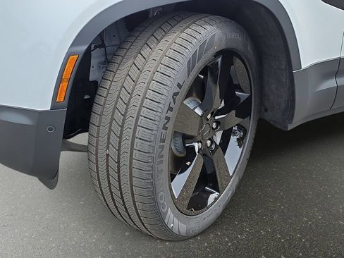 New 2026 Land Rover Defender 110 S image 33