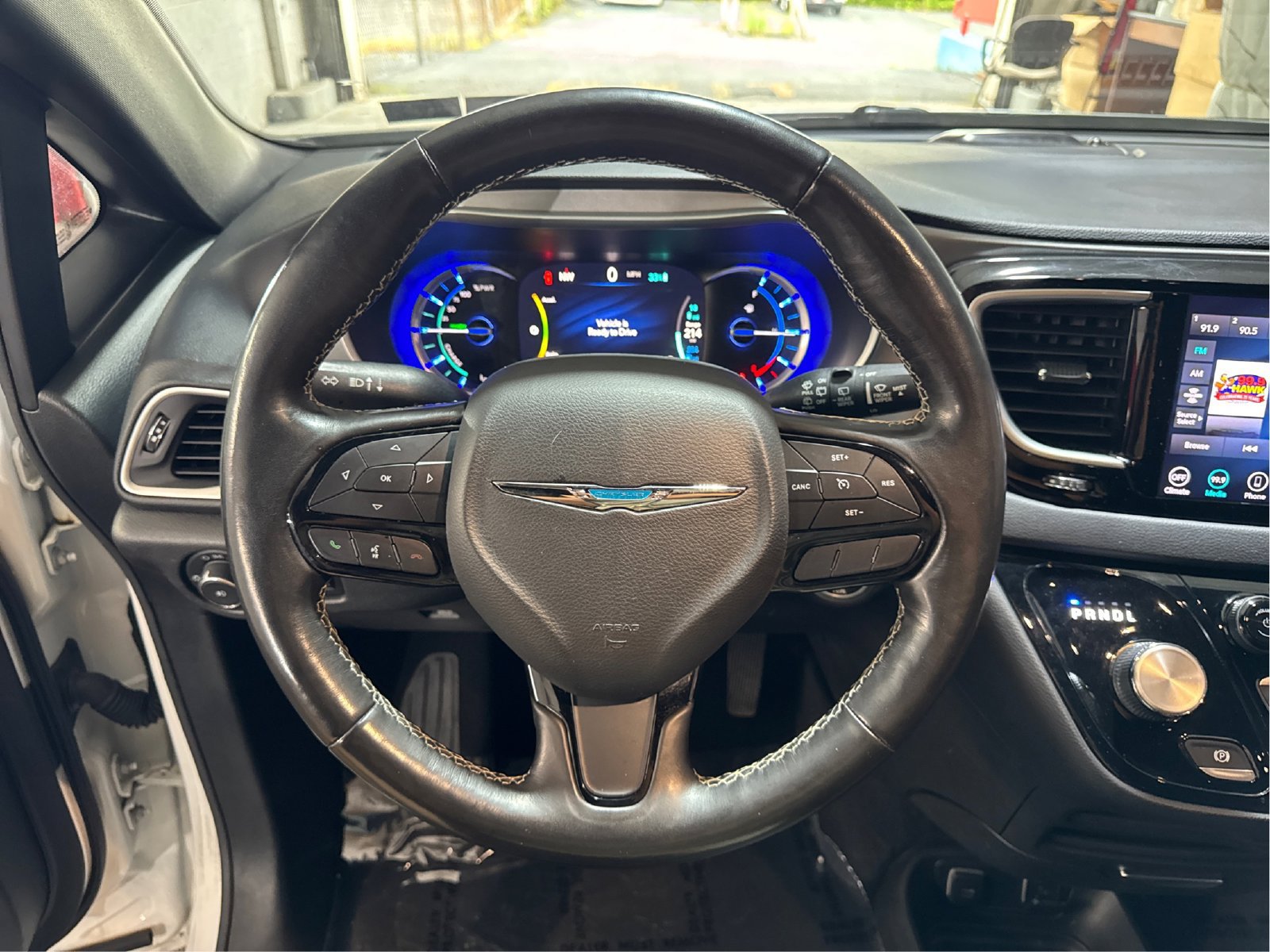 Used 2020 Chrysler Pacifica Touring w/ S Appearance Package FWD image 17