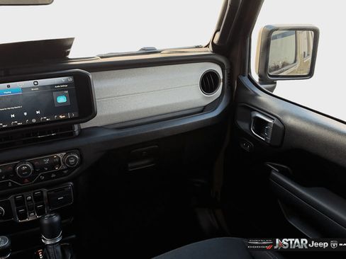 Used 2026 Jeep Wrangler Unlimited Sport AWD/4WD image 17