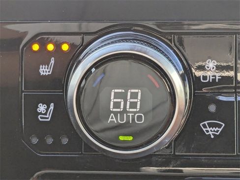 Used 2023 Toyota Highlander Platinum image 30