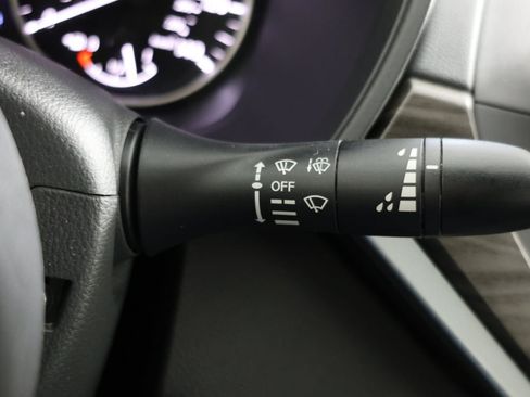 Used 2025 Nissan Altima 2.5 SV FWD image 23