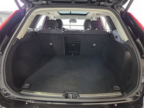 Certified 2025 Volvo XC60 B5 Plus image 19