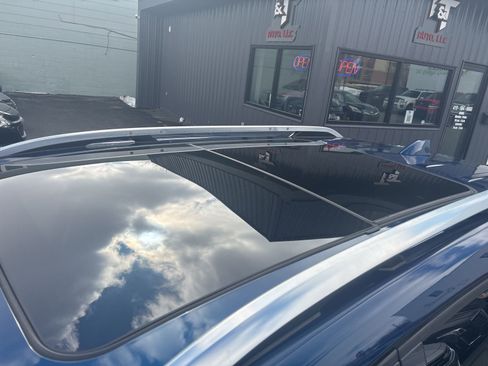 Used 2019 Chevrolet Equinox Premier image 11