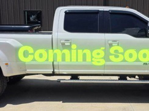 Used 2017 Ford F350 Lariat w/ Lariat Value Package AWD/4WD image 3