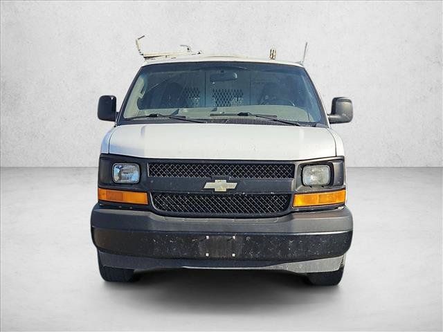 Used 2017 Chevrolet Express 2500 RWD image 2