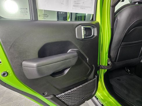 Used 2025 Jeep Gladiator Sport image 31