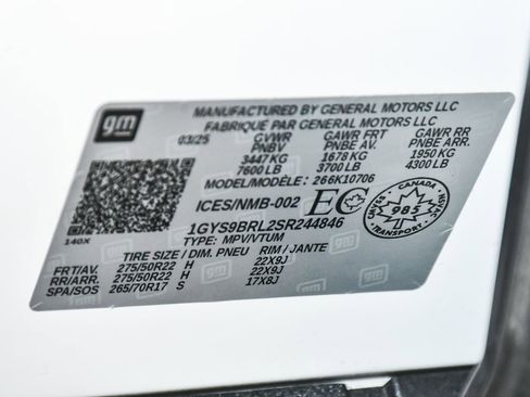 Used 2025 Cadillac Escalade Premium Luxury w/ LPO, Floor Liner Package AWD/4WD image 17