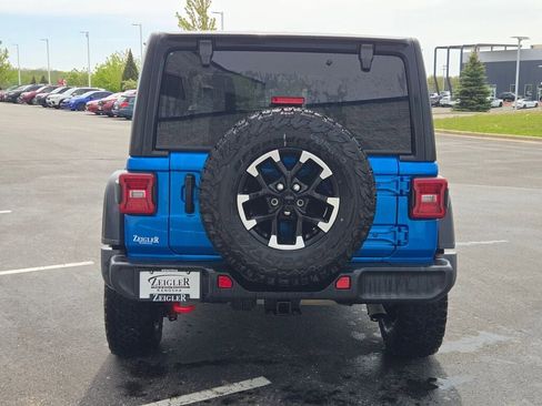 Used 2025 Jeep Wrangler Unlimited Rubicon AWD/4WD image 13