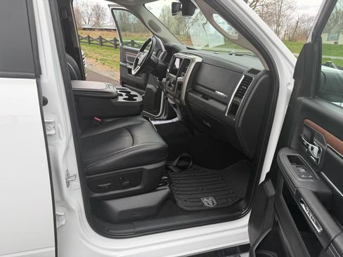Used 2018 RAM 1500 Laramie AWD/4WD image 12